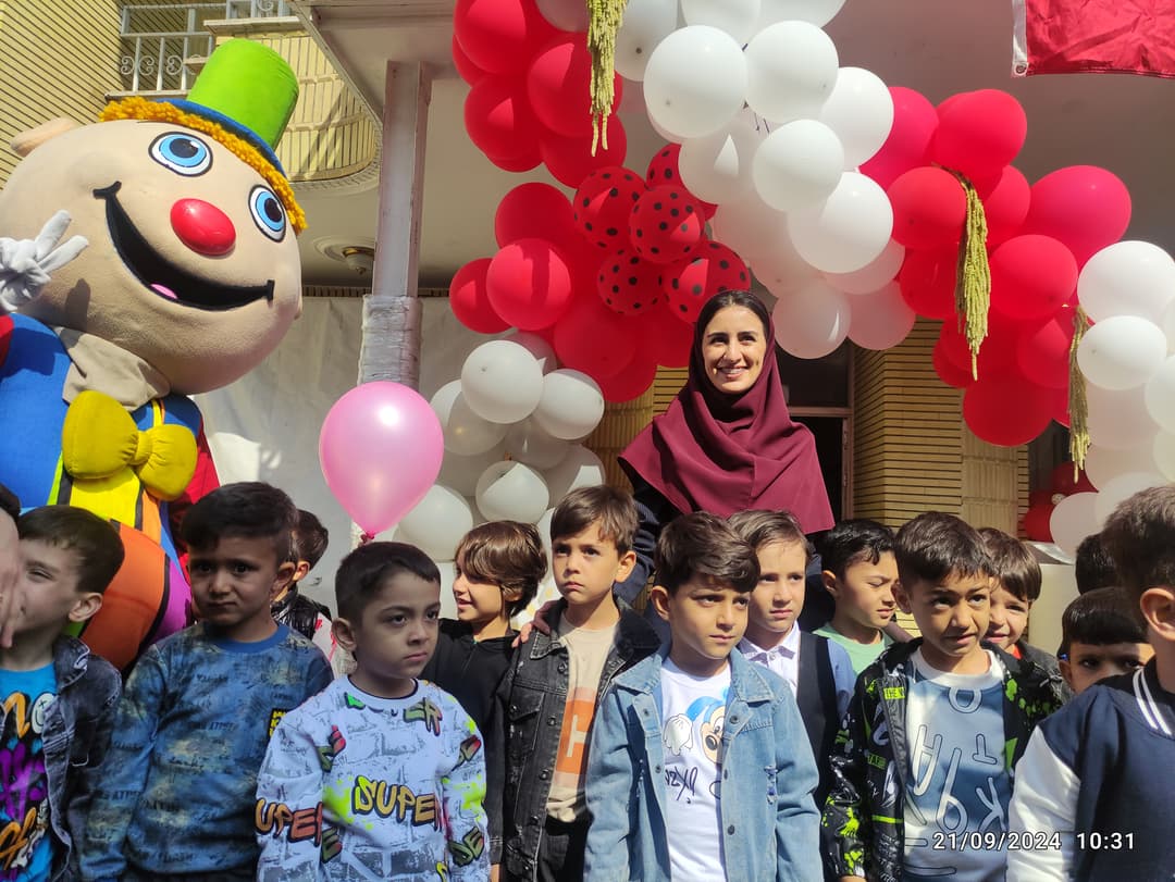 جشن شکوفه ها و نوآموزان غیر دولتی آوای دانش